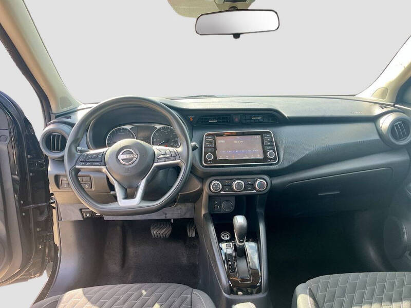 2022 Nissan Kicks S