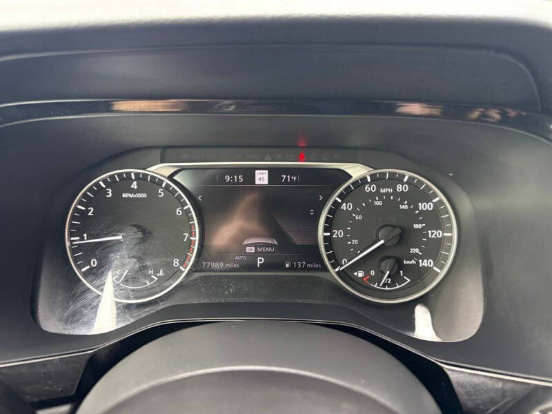 2022 Nissan Pathfinder SL