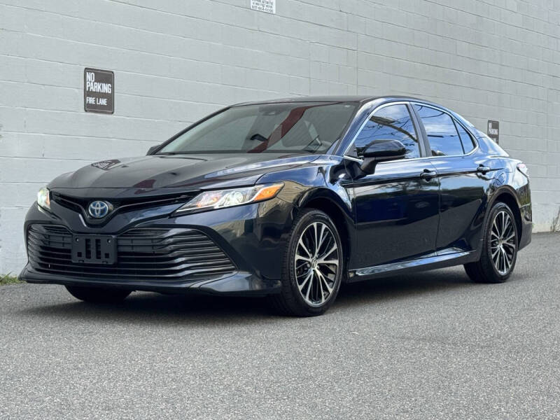 2020 Toyota Camry Hybrid LE