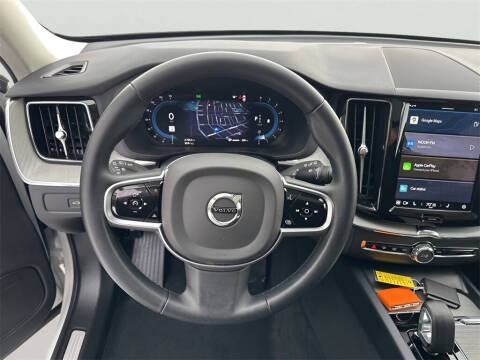 2025 Volvo XC60 B5 Plus Dark Theme