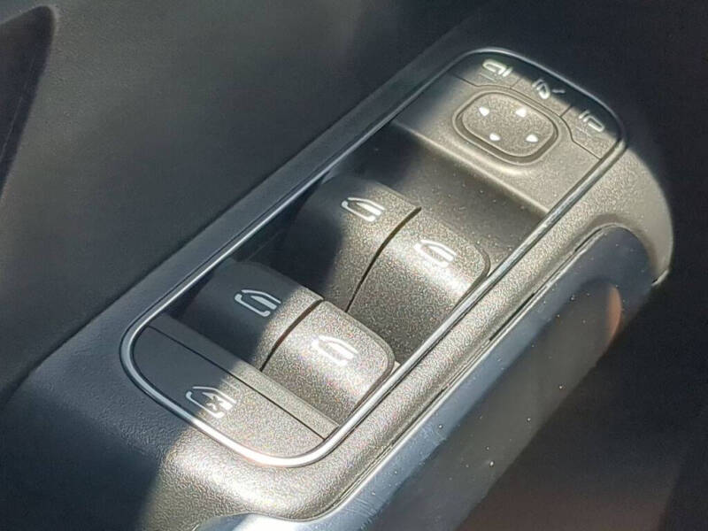 2025 Mercedes-Benz GLB GLB 250