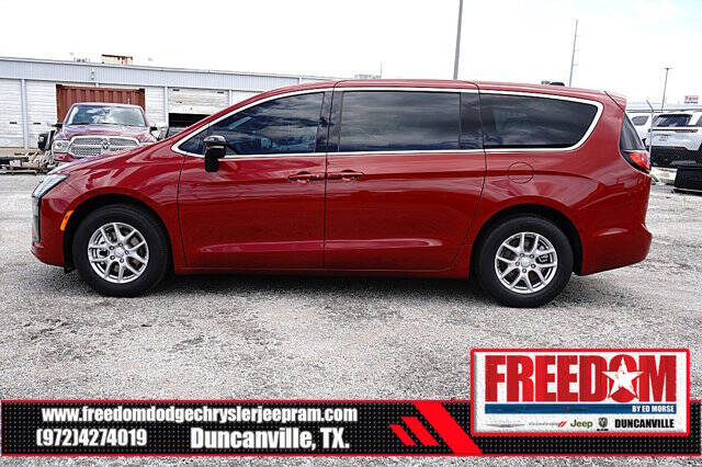 2027 Chrysler Pacifica Select