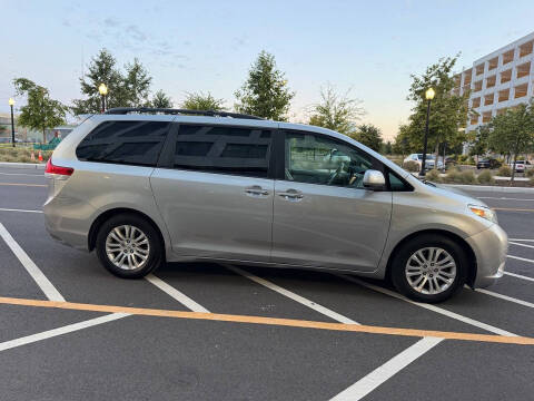 2012 Toyota Sienna XLE 8-Passenger