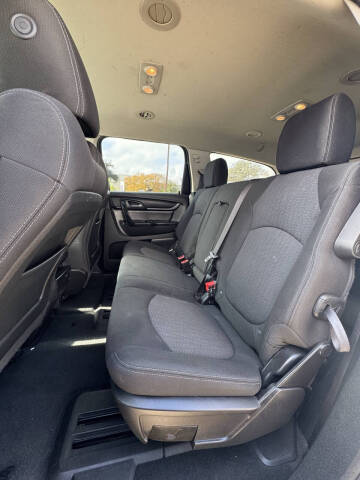 2017 Chevrolet Traverse LT