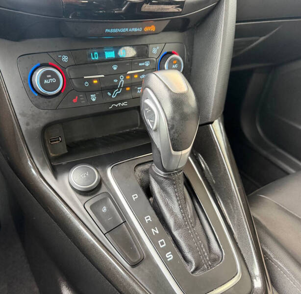 2017 Ford Focus Titanium