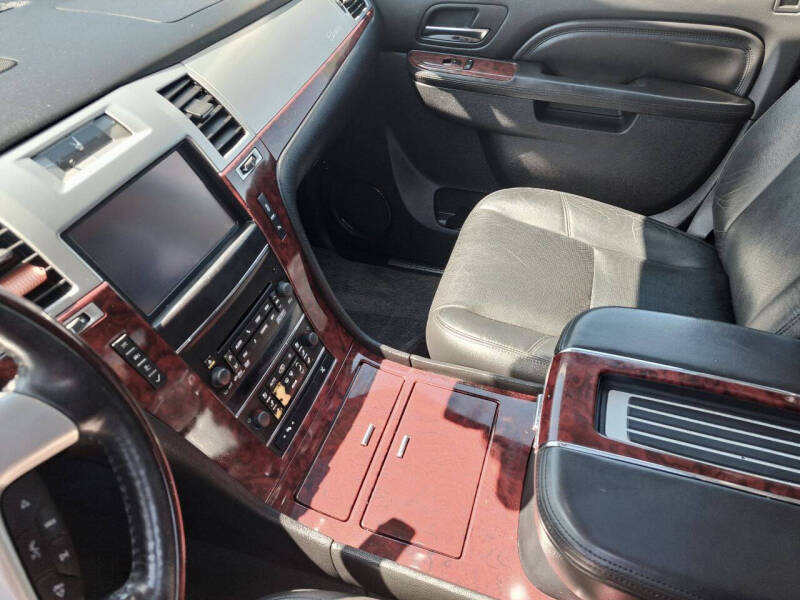 2012 Cadillac Escalade Luxury - Photo 20
