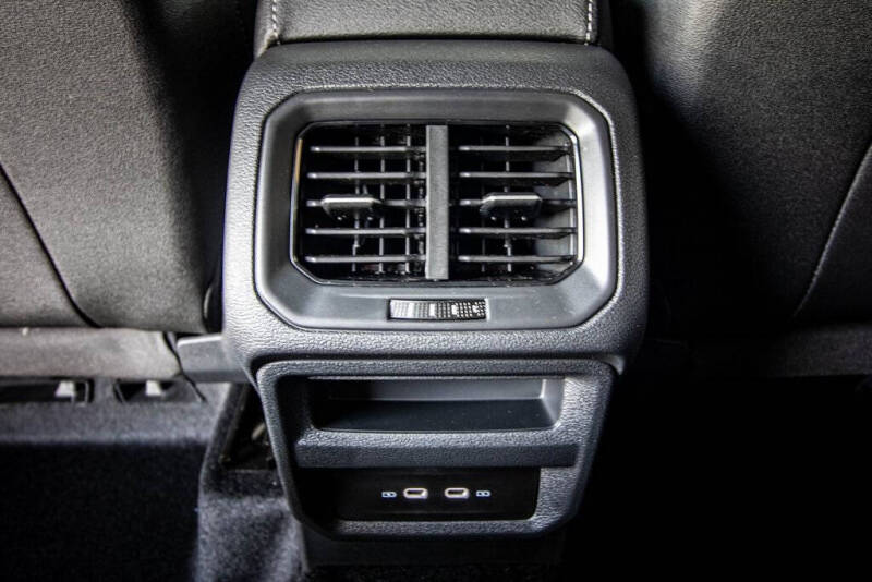 2026 Volkswagen Taos SE Black