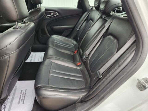 2016 Chrysler 200 Limited Platinum