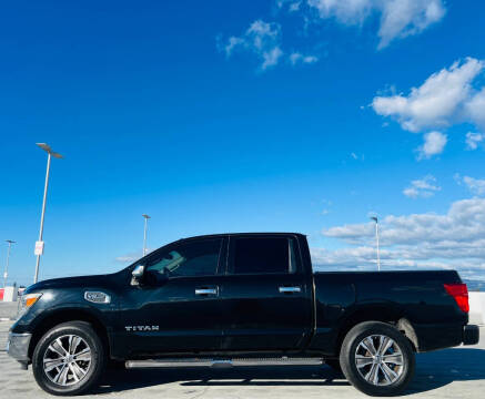 2017 Nissan Titan SL