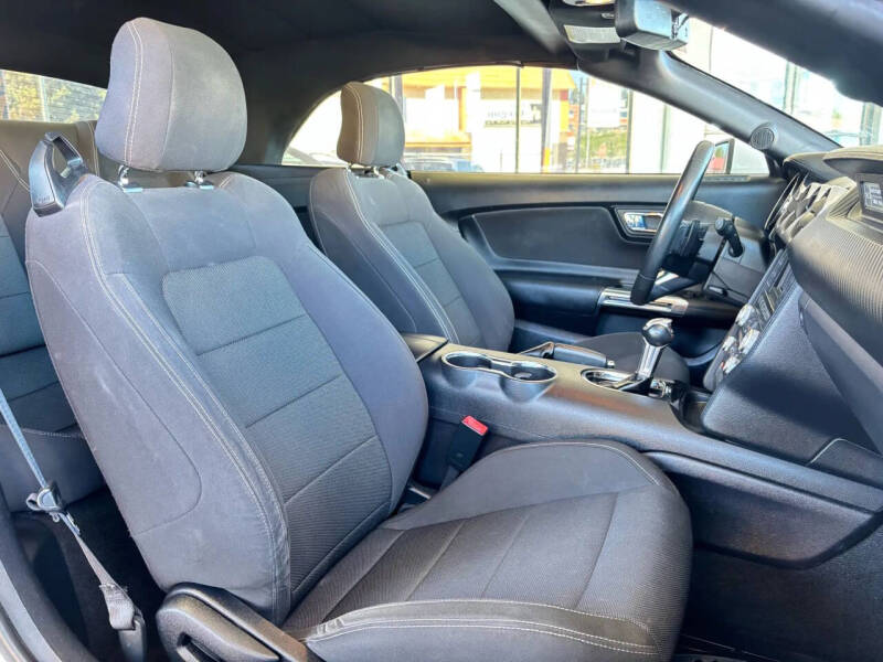 2015 Ford Mustang V6