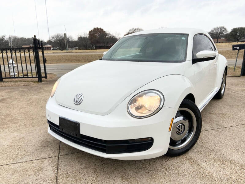 2012 Volkswagen Beetle for sale at Texas Luxury Auto in Cedar Hill TX