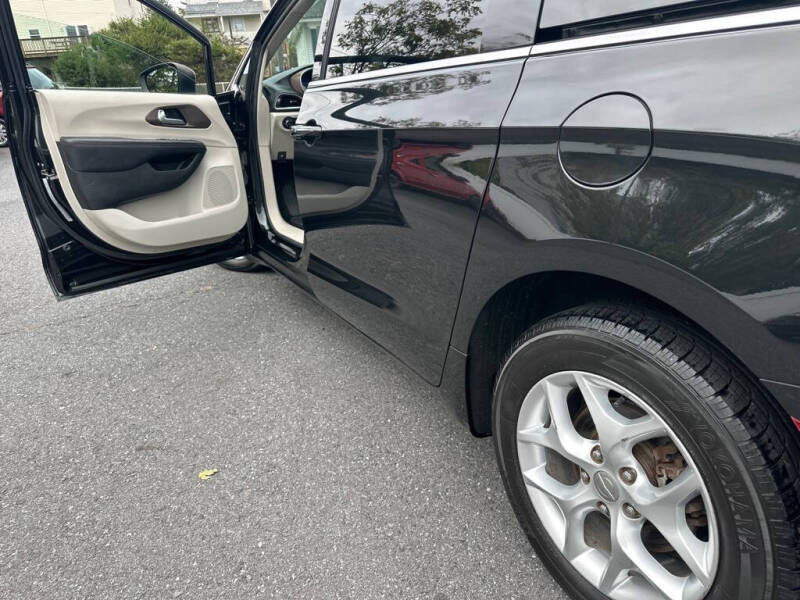 2017 Chrysler Pacifica Touring Plus
