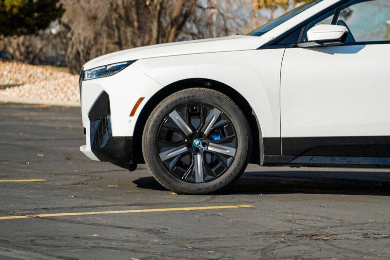 2025 BMW iX xDrive50