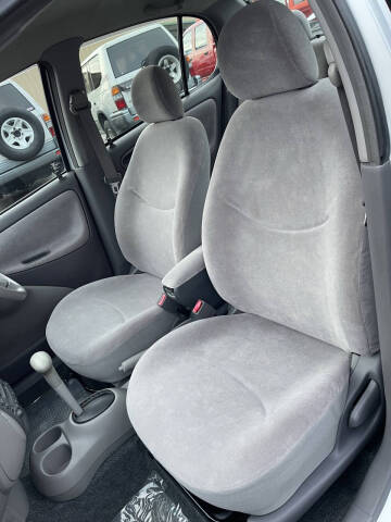 2000 Toyota Platz Echo