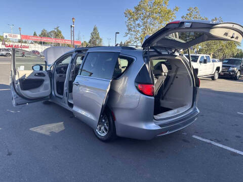 2020 Chrysler Voyager LXi