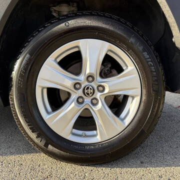 2021 Toyota RAV4 Hybrid LE