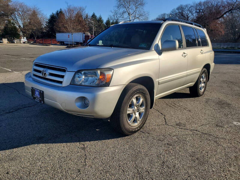 2005 Toyota Highlander for sale at B&B Auto LLC in Union NJ