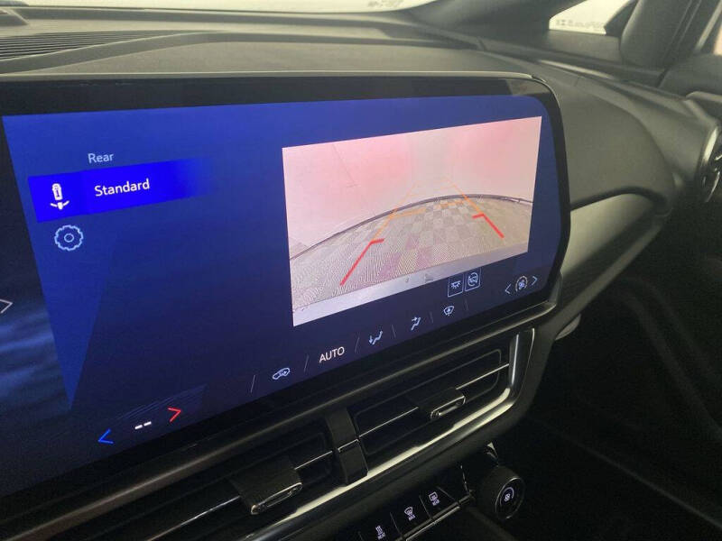 2025 Chevrolet Equinox EV LT 1