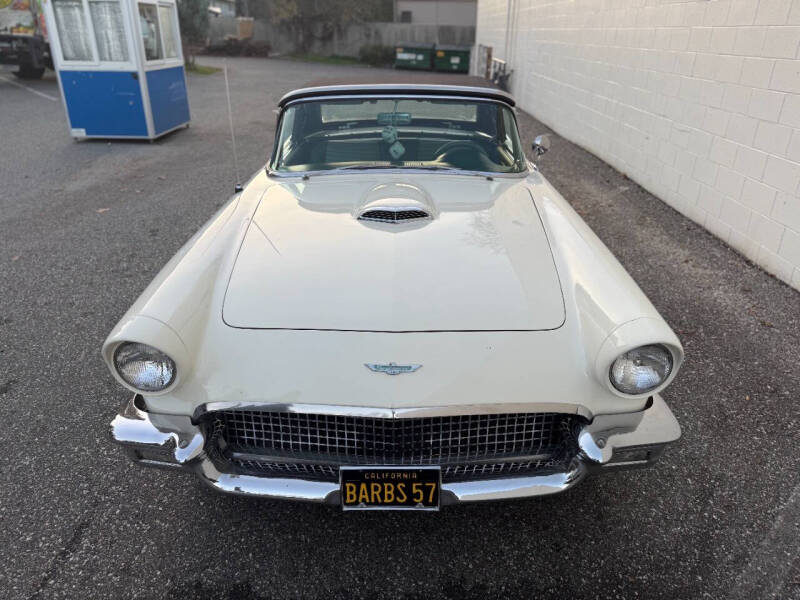 1957 Ford Thunderbird