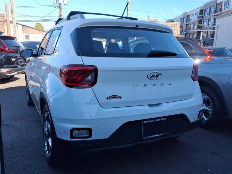 2023 Hyundai Venue SEL