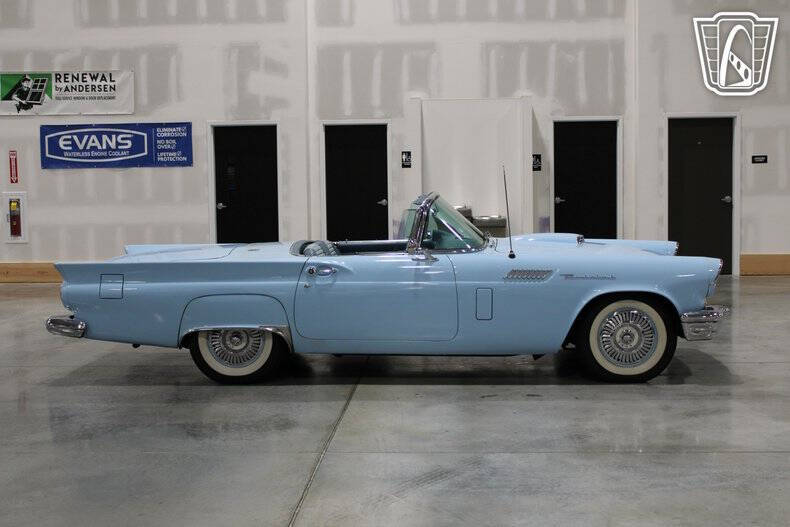 1957 Ford Thunderbird