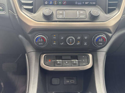 2023 GMC Acadia Denali