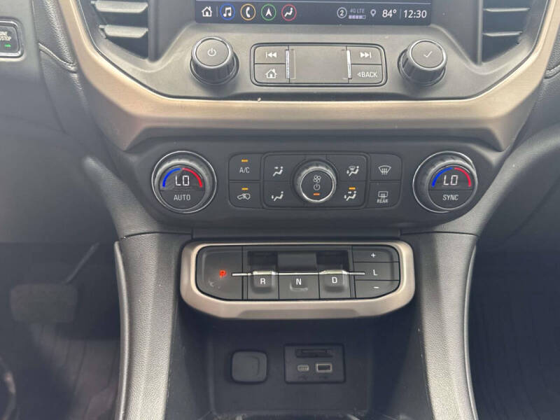 2023 GMC Acadia Denali