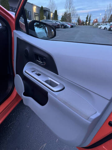 2012 Toyota Prius c Four