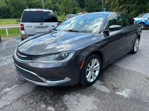 2015 Chrysler 200 for sale at Monroe Auto's, LLC in Parsons TN