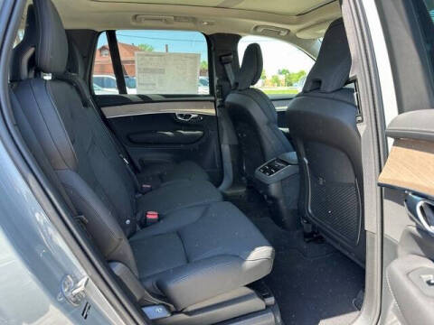 2025 Volvo XC90 B6 Core Bright Theme