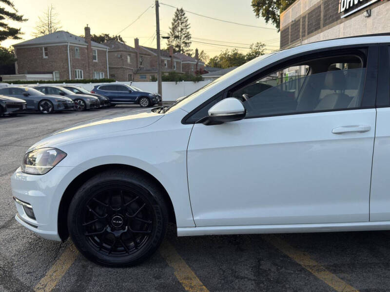 2019 Volkswagen Golf SE