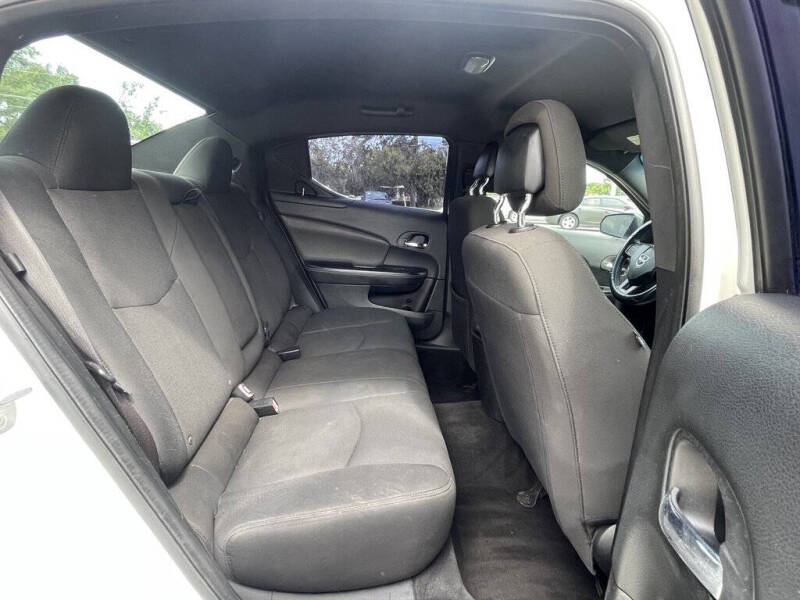 2013 Dodge Avenger SE