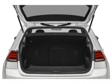 2018 Volkswagen Golf TSI SE