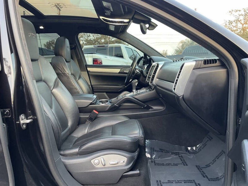 2016 Porsche Cayenne GTS