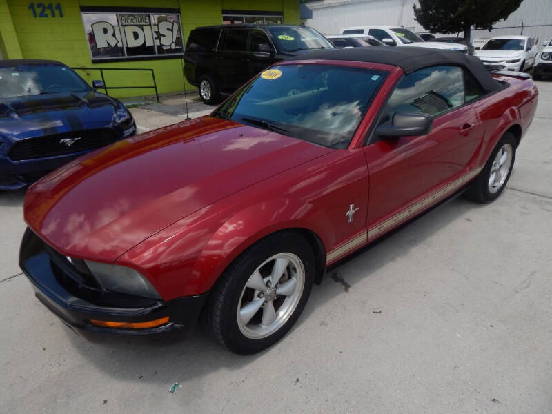 2008 Ford Mustang Deluxe photo 6