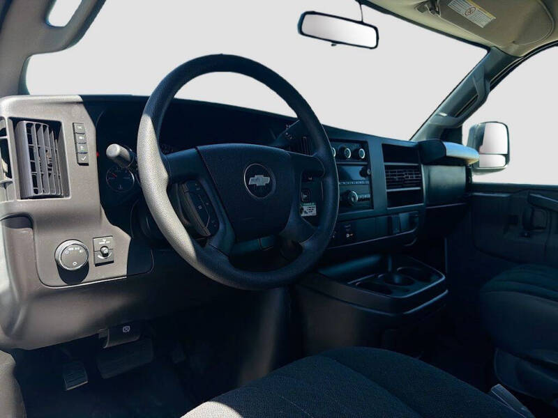 2025 Chevrolet Express 2500