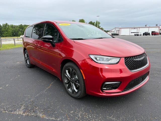 2026 Chrysler Pacifica Select
