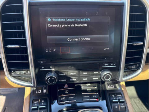 2017 Porsche Cayenne Platinum Edition