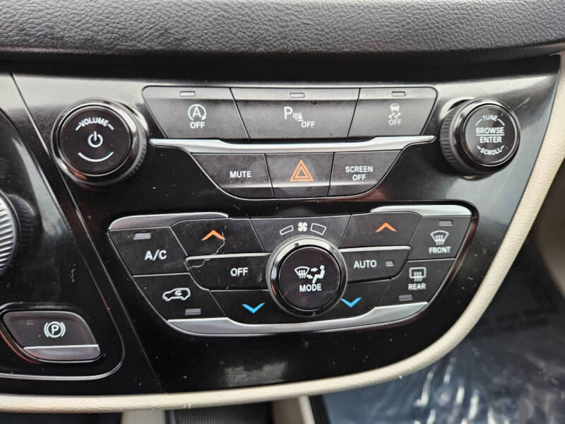 2020 Chrysler Pacifica Touring