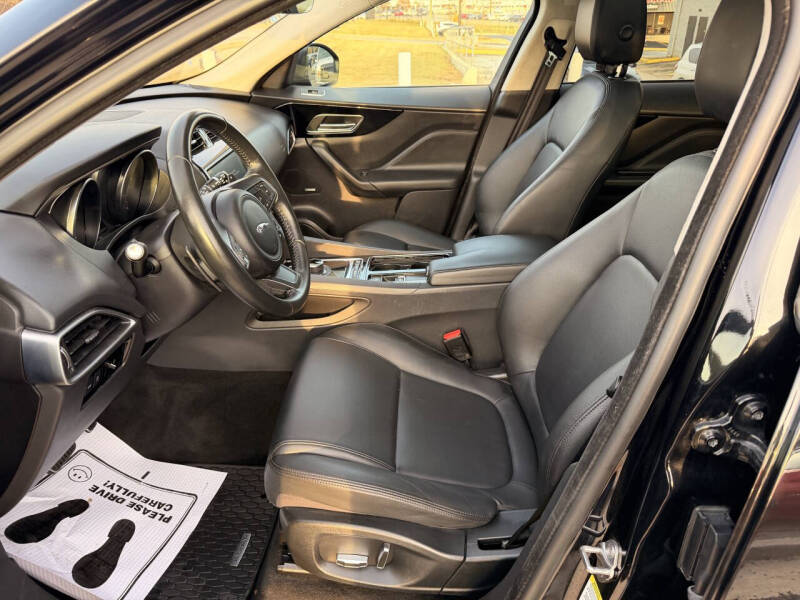 2019 Jaguar F-PACE 25t Premium