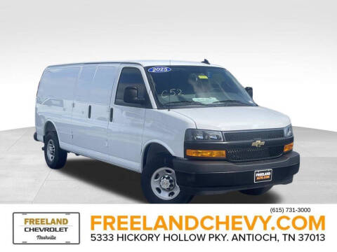 2025 Chevrolet Express 3500
