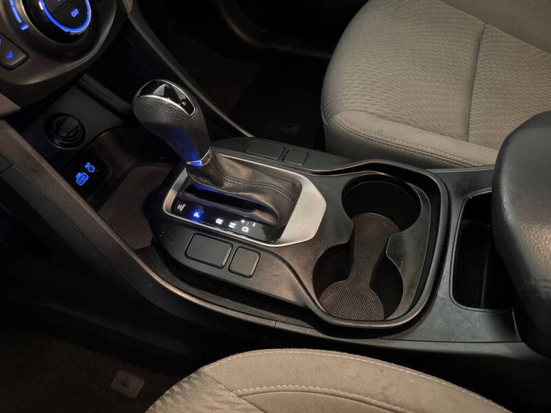 2017 Hyundai Santa Fe SE