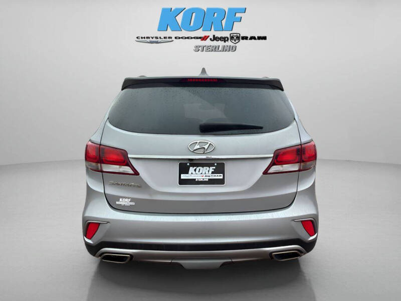 2018 Hyundai Santa Fe SE