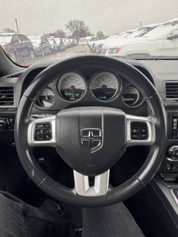 2014 Dodge Challenger SXT Plus