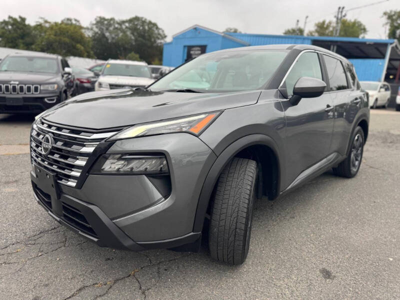 2024 Nissan Rogue SV's photo