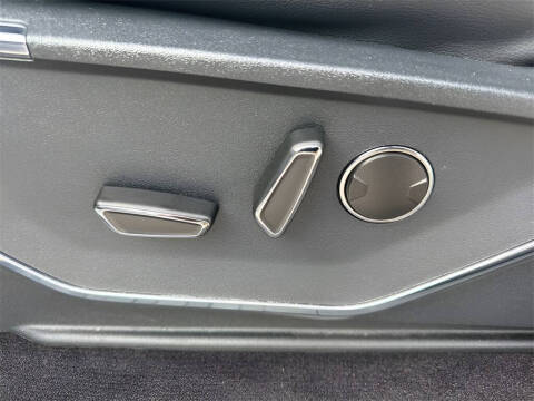 2022 Ford F-150 Lightning Lariat