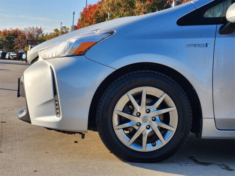 2016 Toyota Prius v Two