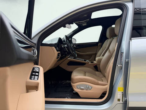 2022 Porsche Macan