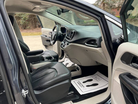 2020 Chrysler Pacifica Touring L