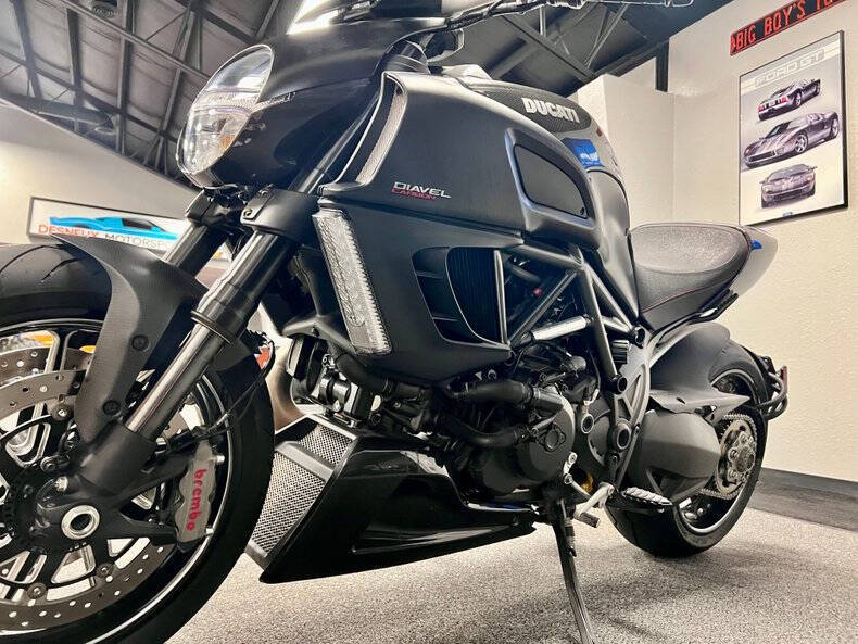 2012 Ducati Diavel Carbon Series